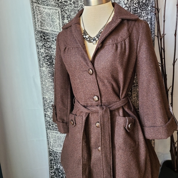 FOREVER...BEAUTIFUL COAT - Picture 3 of 6